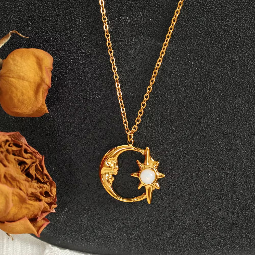 Luna Pendant Necklace