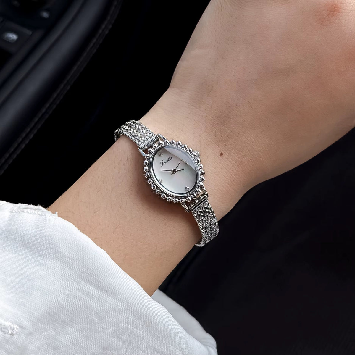 Women Vintage Oval Watch - 25MM
