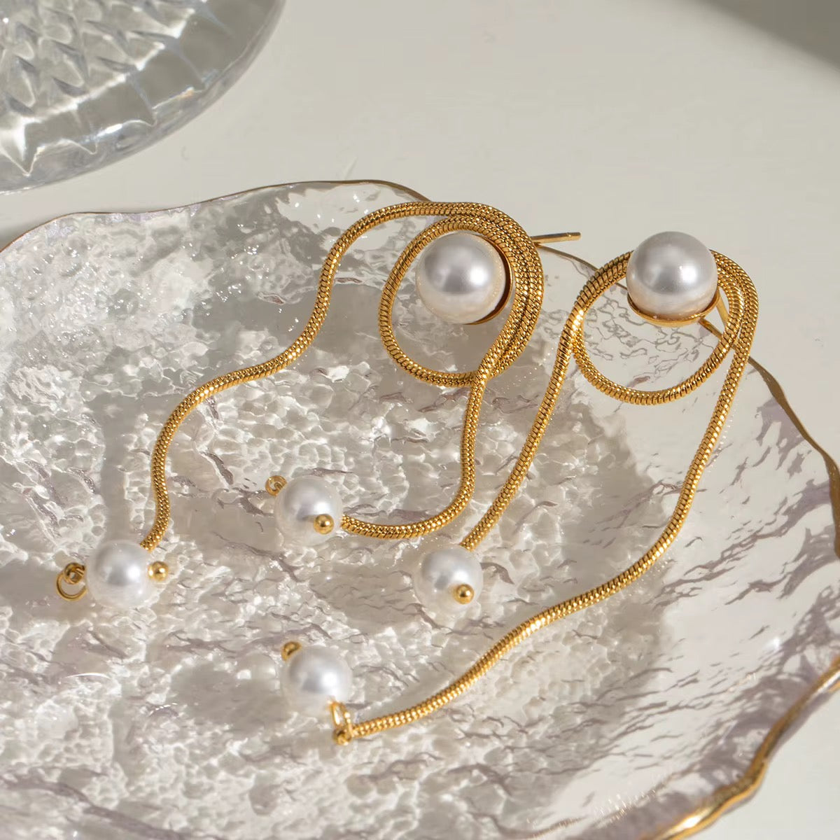 Drape Pearl Earrings