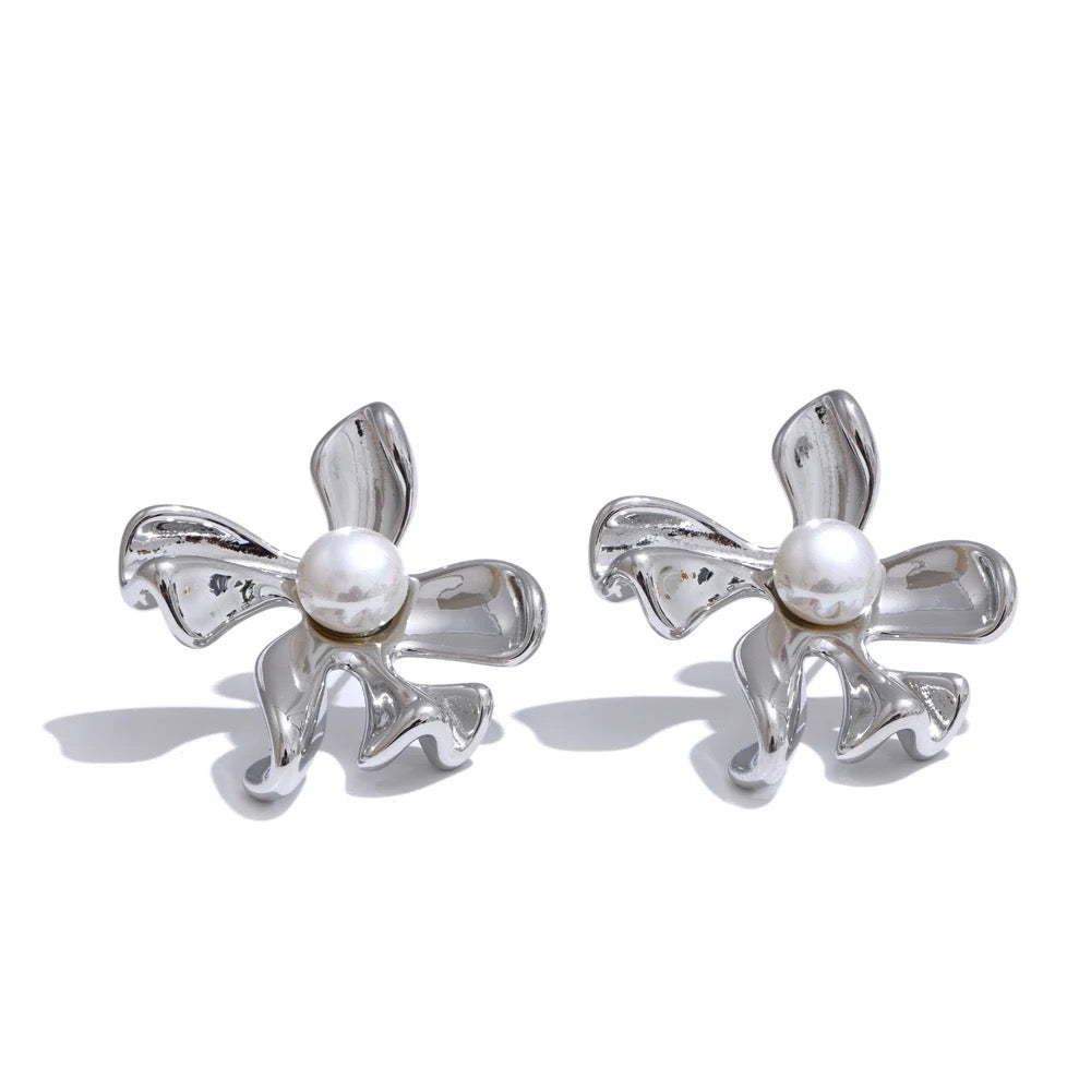 Pearl Flower Stud Earring