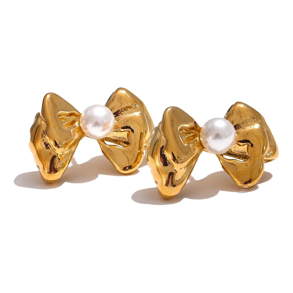 Bowknot Stimulated Pearl Earring