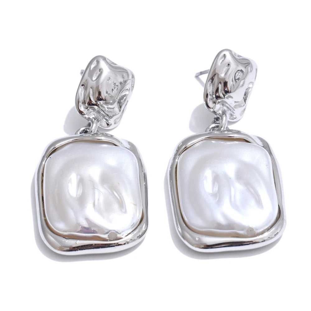 Baroque Pearl Earring