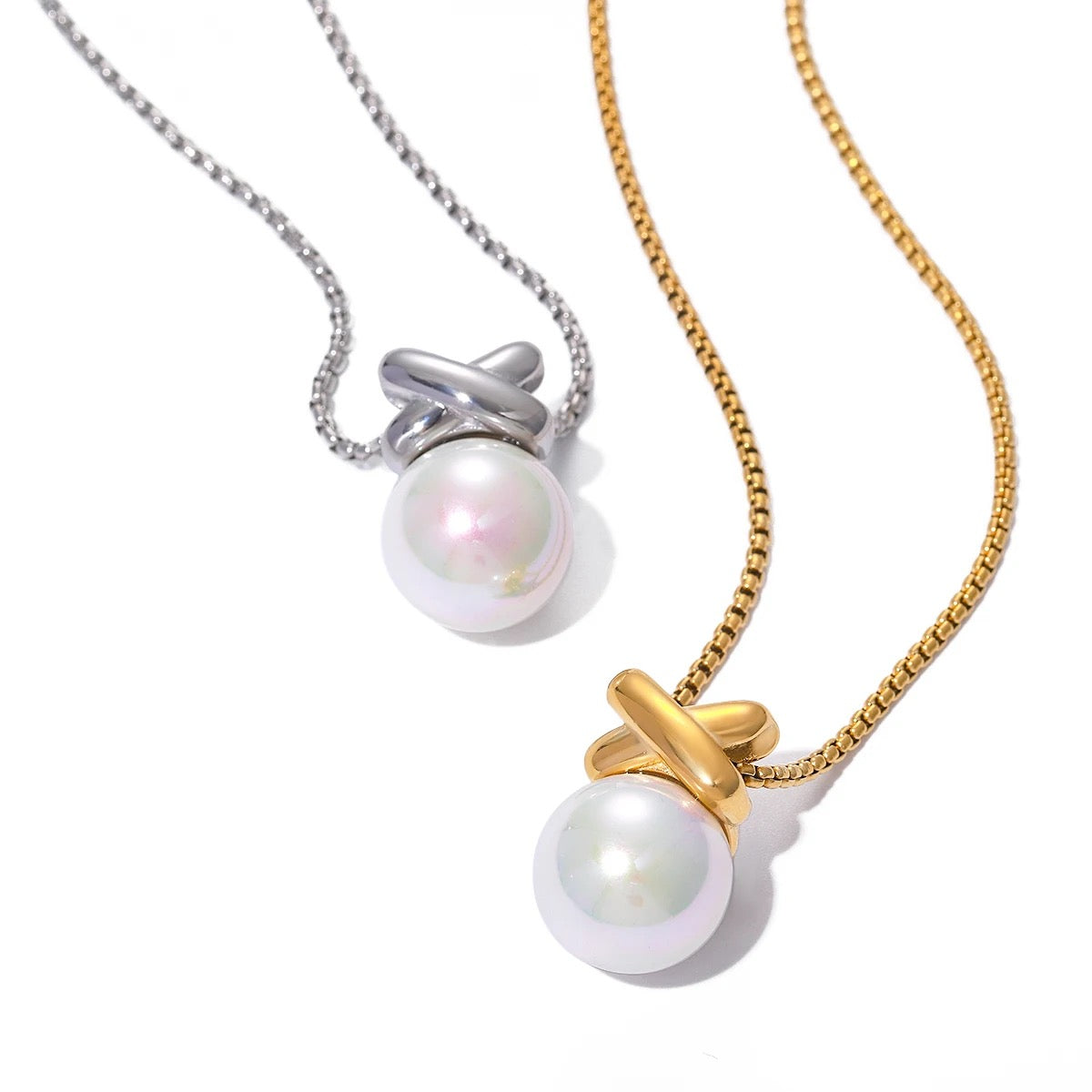 Stimulated Pearl Chain Necklace