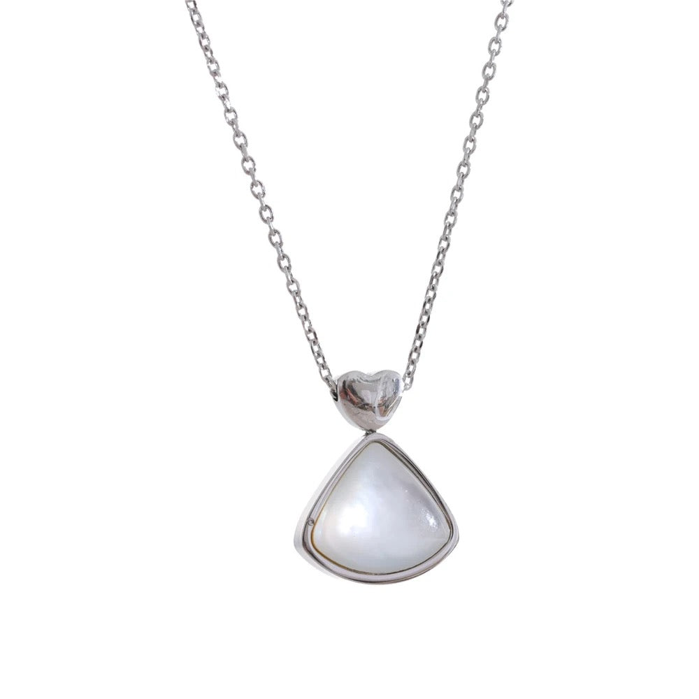 Shell Pendant Necklace