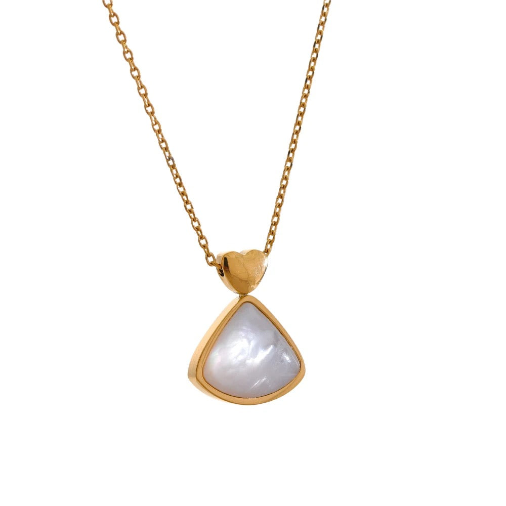 Shell Pendant Necklace