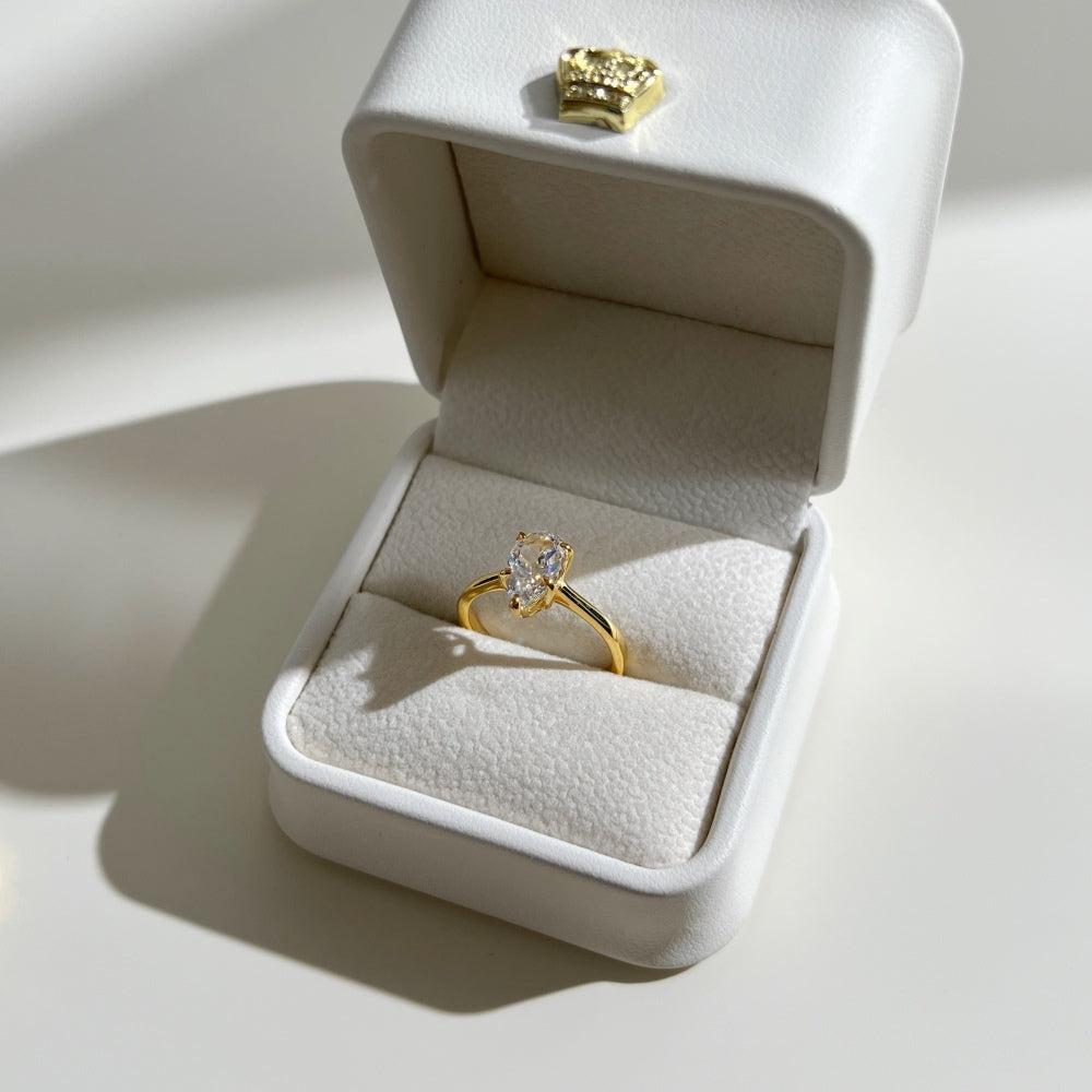 1.5ct Gold Pear Cut - Kaia Ring