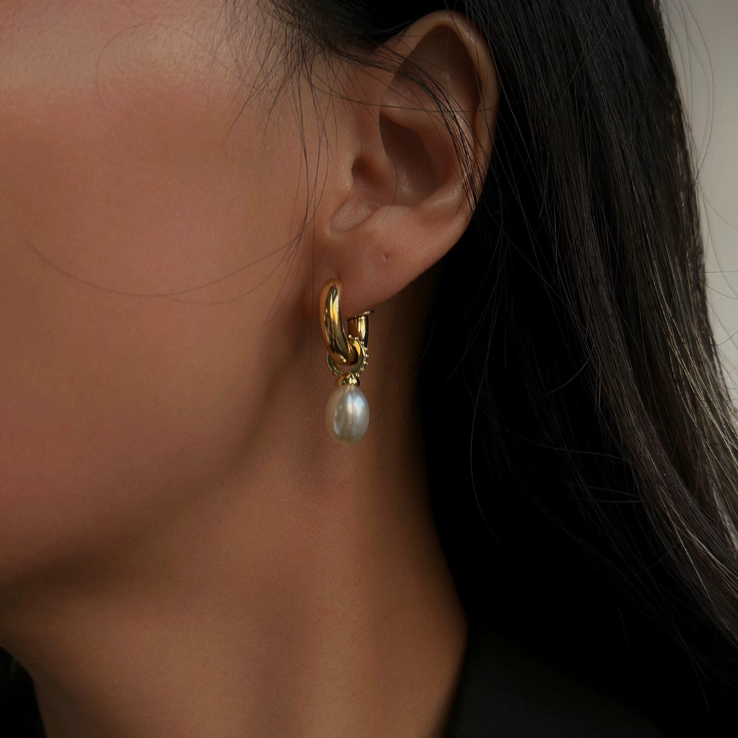 Vintage Bulb Natural Pearl Hoop Earring