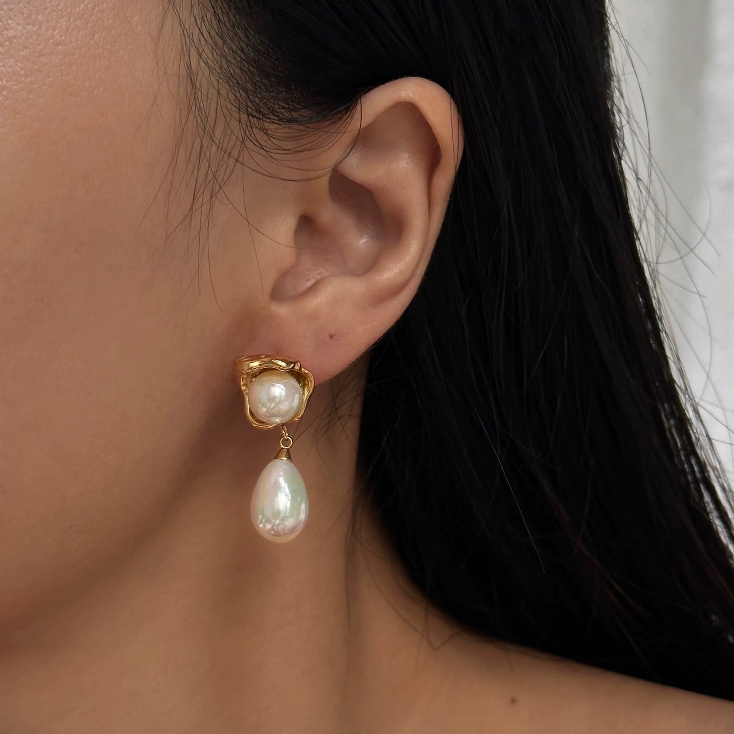Vintage Gold Pearl Drop Earring
