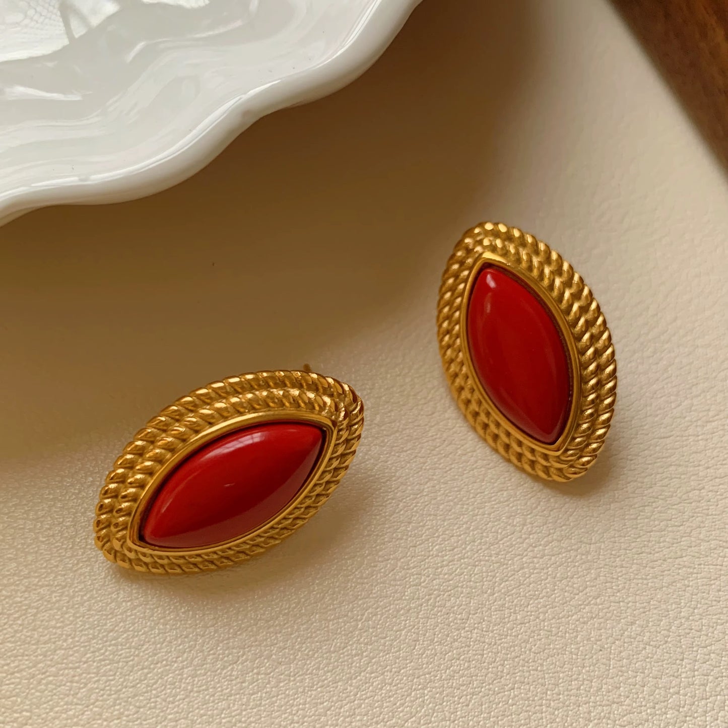 Vintage Enamel - Oval Earring