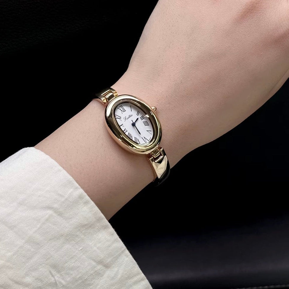 Women Oval Stainless Steel Watch - 24mm