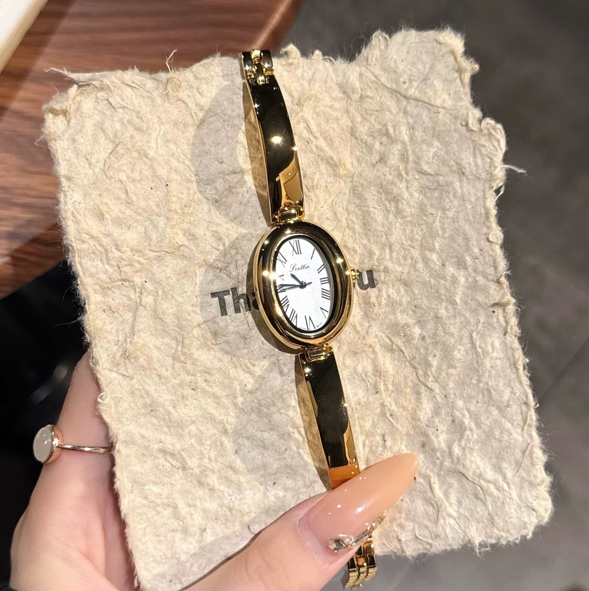 Women Oval Stainless Steel Watch - 24mm