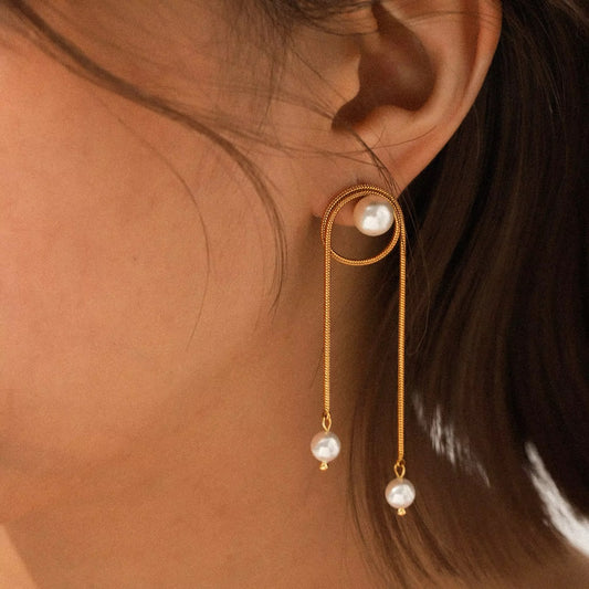 Drape Pearl Earrings