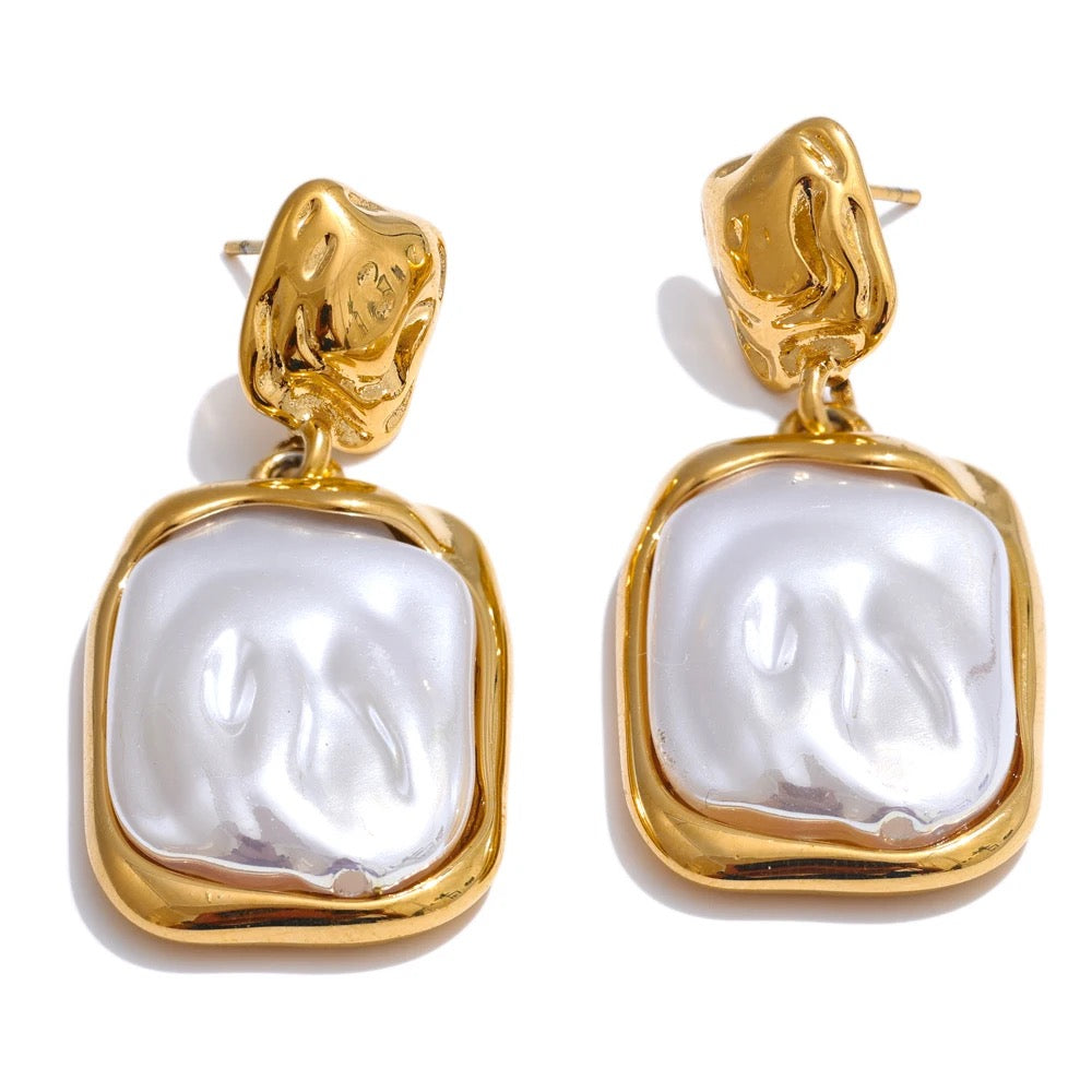 Baroque Pearl Earring